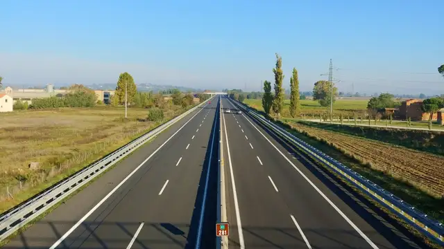 Road through the Italian countryside